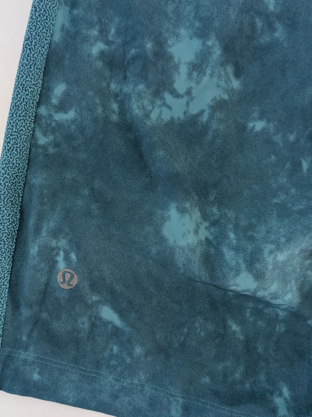 Lululemon Men's L  T.H.E Short 10